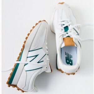 Size 8 New Balance 327 Sneakers reflection vintage teal